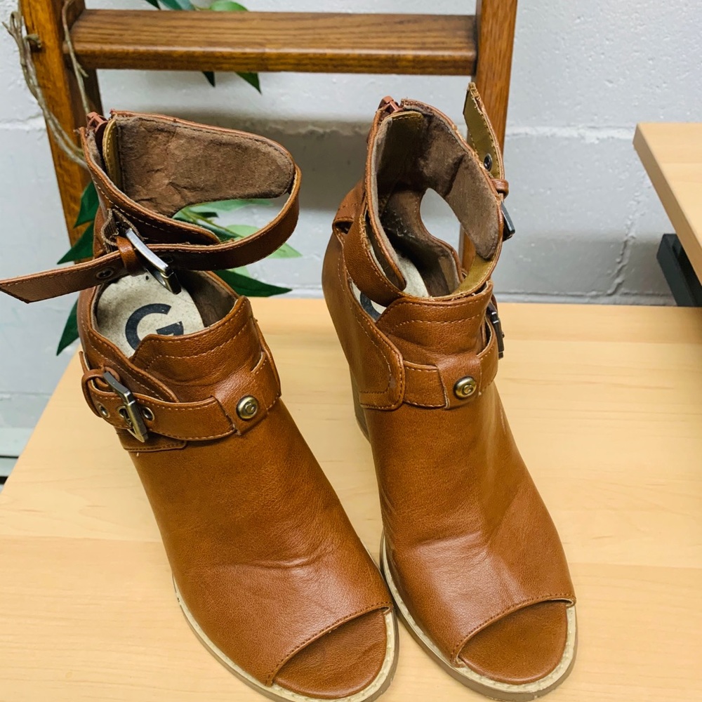 Guess high heels size 5